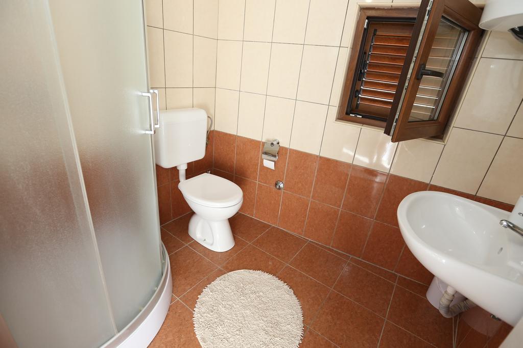 Apartment Porto With Terrace Baska  Room photo